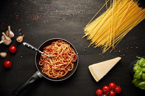 FEAST pasta al pomodoro Italy